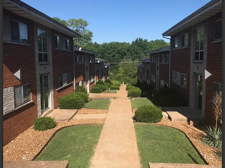 Clydesdale Apartments — Photo 25