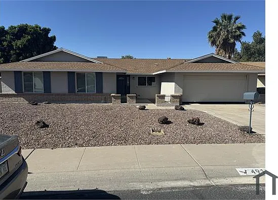 4 bed, 2054 sqft, $3,333 — Photo 2