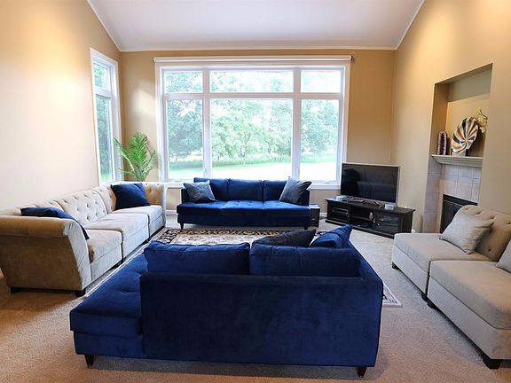 3rd image of 79 Gunther Ct