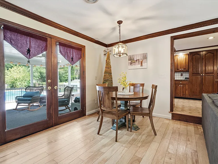 244 Federal City Rd — Photo 13
