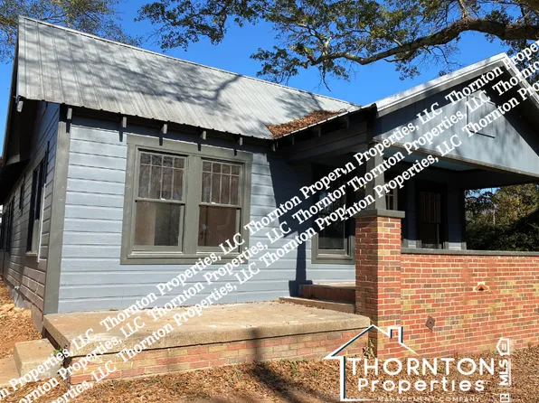 2212 Scott St, Guntersville, AL 35976