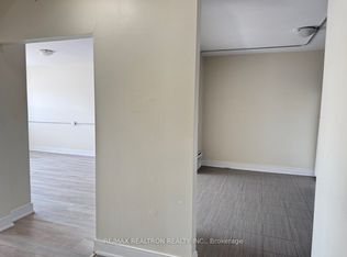 14810 Yonge St #205, Aurora, ON L4G 1N3
