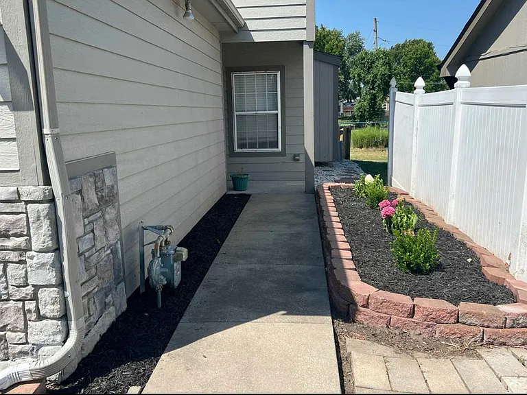 2529 Morningside Dr — Photo 18