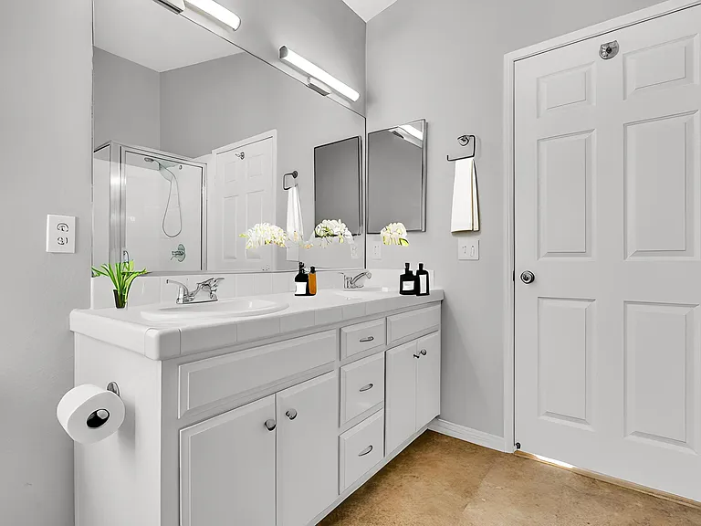 315 Westlake Vista Ln — Photo 47