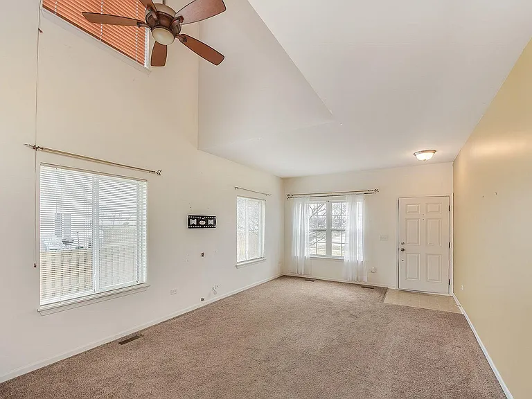 3210 Hoffman St — Photo 5