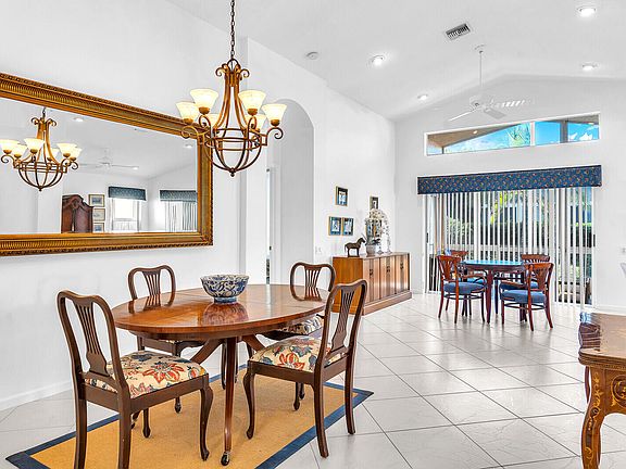 5th image of 7153 Louisiane Court