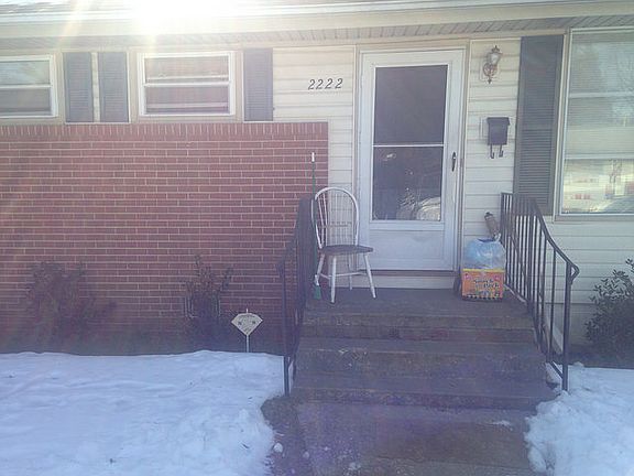 3rd image of 2222 N Whitehill Dr