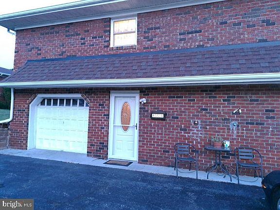 3rd image of 455 Laurel Brook Dr
