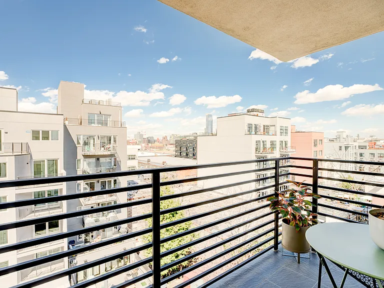 79 Clay St #4R — Photo 9