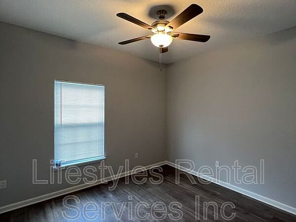 3rd image of 4644 Avenue D St