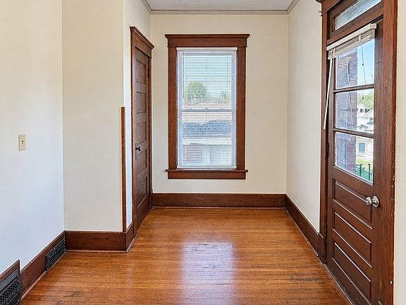 2nd image of 2421 Poppleton Ave