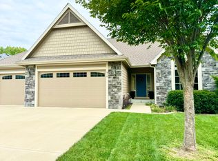 916 Diamondhead Dr, Lawrence, KS 66049