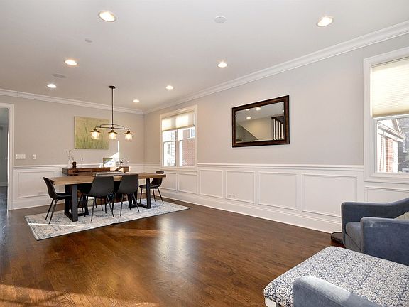 3rd image of 325 N Stone Ave