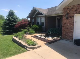 454 Magoffin Rd, Saint Louis, MO 63129