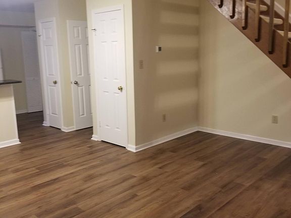3rd image of 755 Harbor Springs Trl