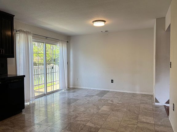 5th image of 1647 Lakehills Dr