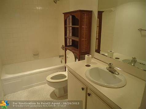 5th image of 5570 NW 44th St APT 512A