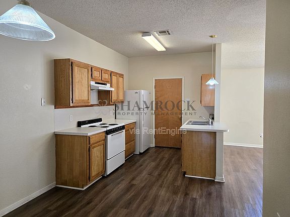 5th image of 1701 Breezy Dr