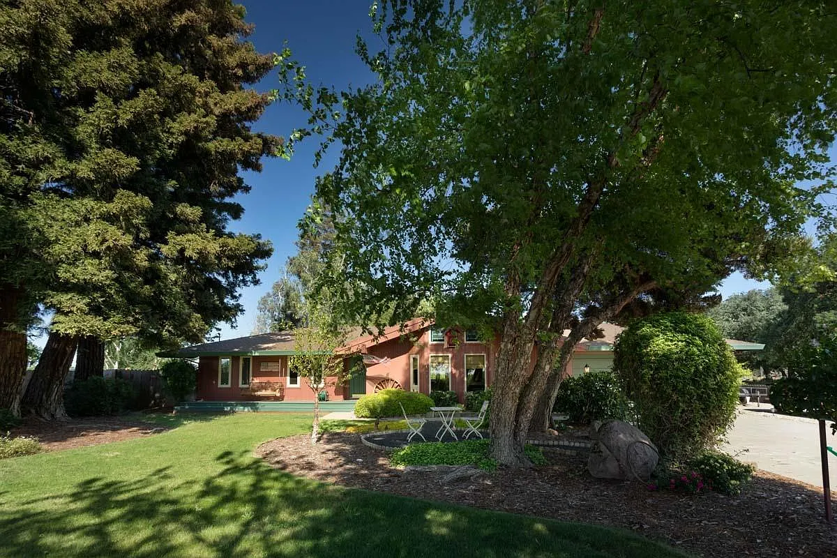 4453 Dresser Rd photo 1