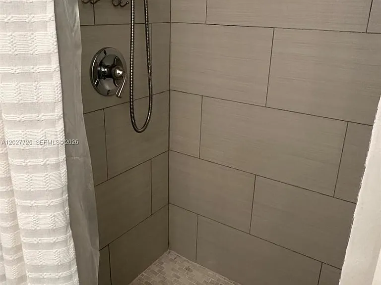 6840 SW 45th Ln #6 — Photo 12