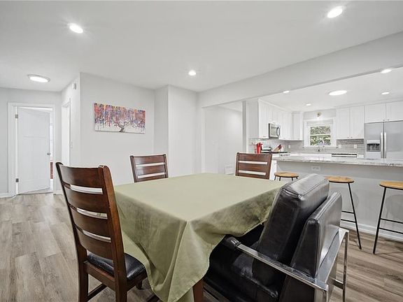 4th image of 530 Grantham Rd