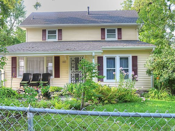 4th image of 210 E Pleasant View Dr
