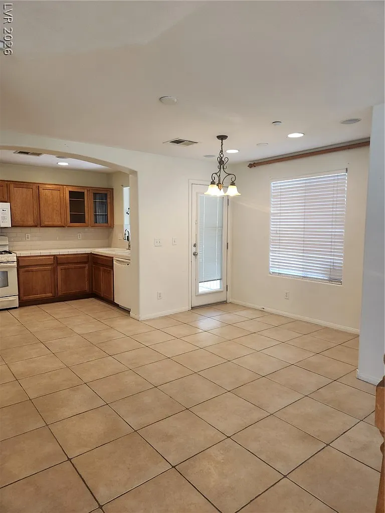 2 bed, 4.0 bath, 1498 sqft, $2,000 — Photo 4