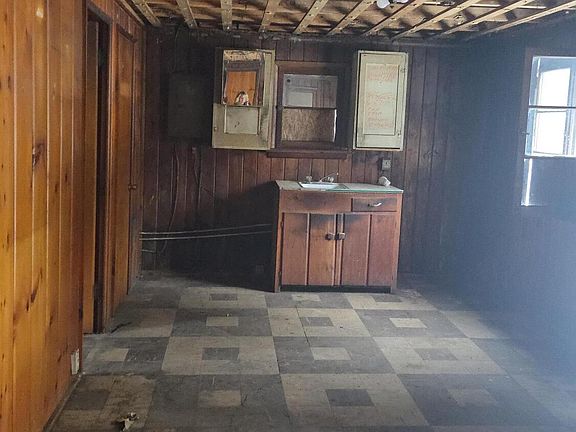 3rd image of 1940 Mullet Ave