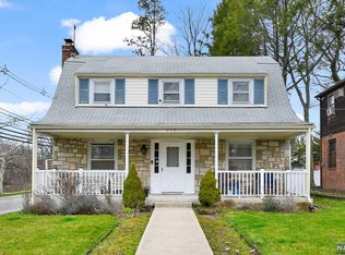 719 Ramapo Rd, Teaneck, NJ 07666