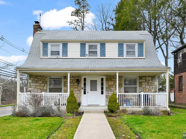 719 Ramapo Rd, Teaneck, NJ 07666