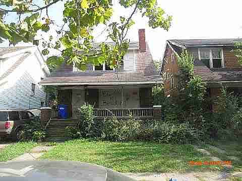3283 Clairmount