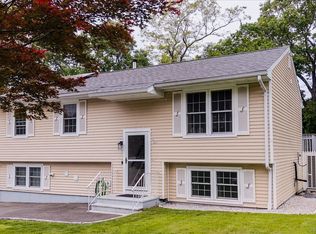 10 Carriage Dr, Naugatuck, CT 06770