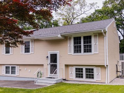 10 Carriage Drive, Naugatuck, CT, 06770