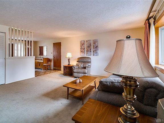 5th image of 66 Carmel Ct