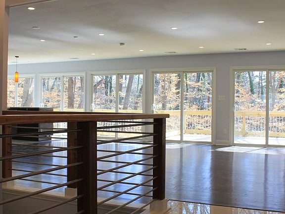 Living area - Relaxing views and plenty of light and private