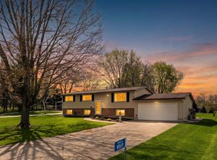 W869 Summit Ct, Green Lake, WI 54941