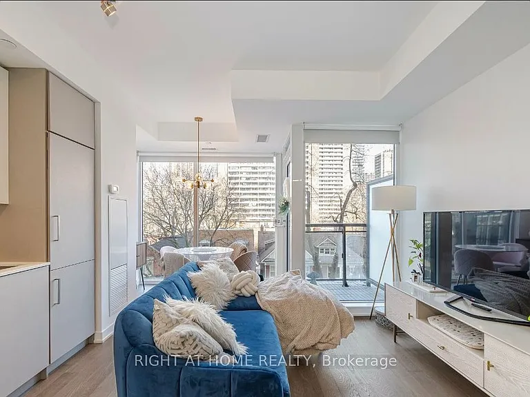 17 Dundonald St #403 — Photo 6