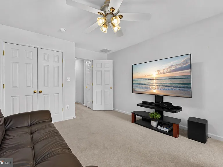 43081 Zander Ter — Photo 57