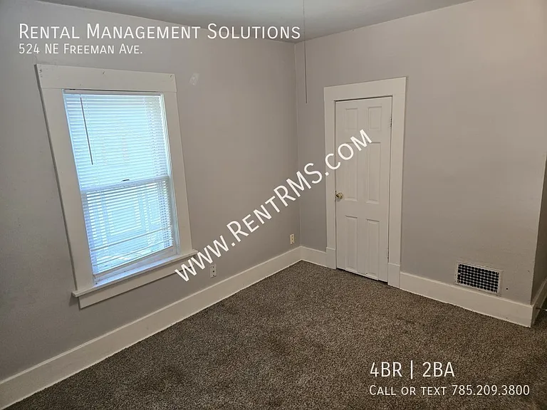 524 NE Freeman Ave — Photo 25