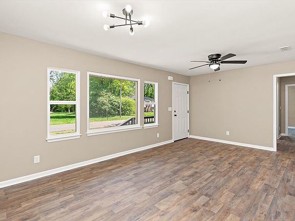 4th image of 309 Rickenbacker Dr