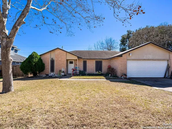 1208 Toledo, Beeville 78102