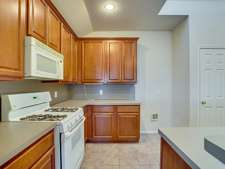 9804 Westmere Ln — Photo 13