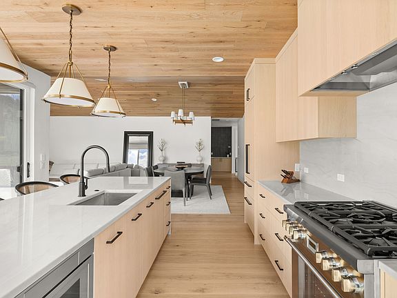 5th image of 3480 Crystal Bridge Dr