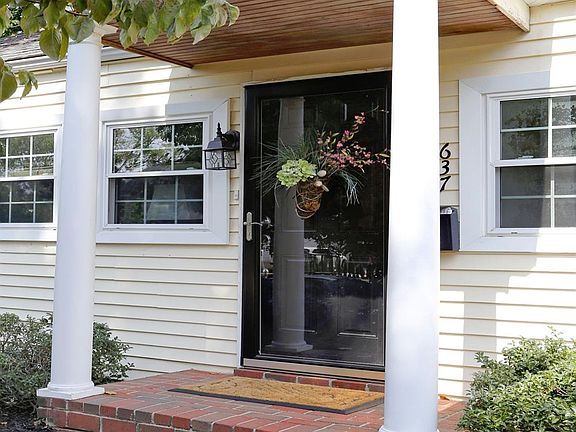 2nd image of 637 Montclair Dr