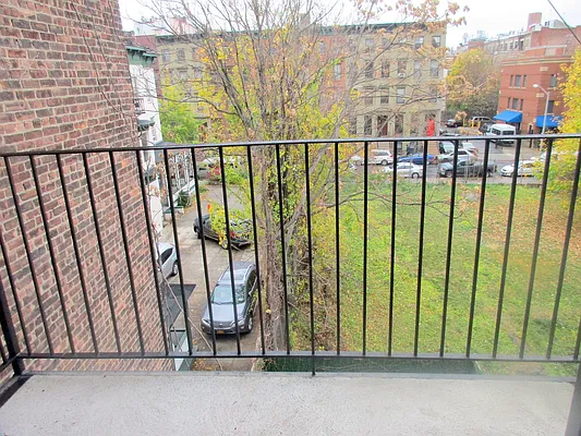 Rented by Uptown Flats LLC | media 12