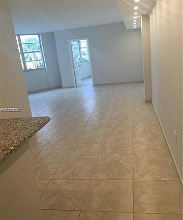 3rd image of 825 Brickell Bay Dr APT 551