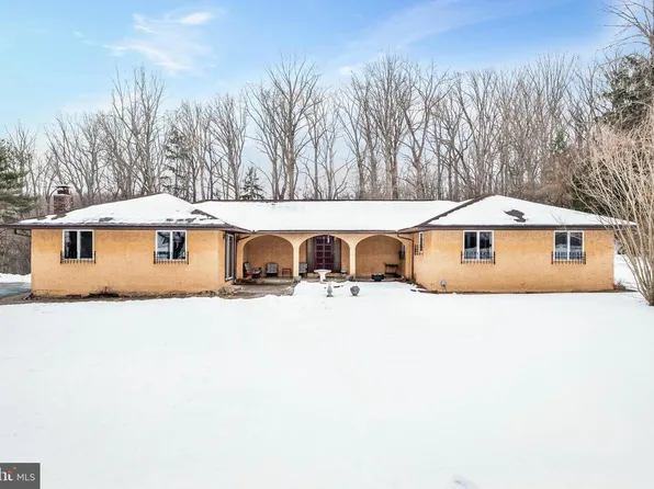 303 Crum Creek Ln, Newtown Square, PA 19073