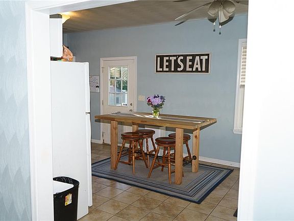 Large eat in kitchen