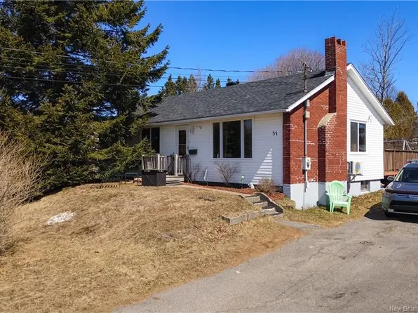 37 Creighton Ave, Saint John, NB E2J 3G8