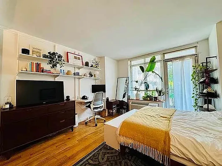 196 Stanton St #3A — Photo 2